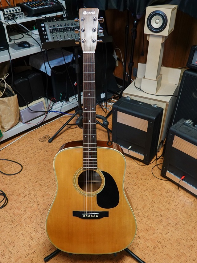 Morris のアコースティックギター W-18　ベーシックモデルだが昭和のギターは良いな～